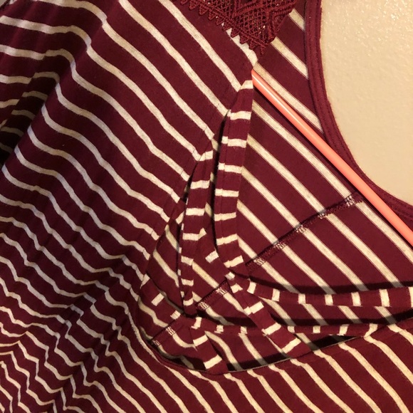 Red and white top - Picture 5 of 6